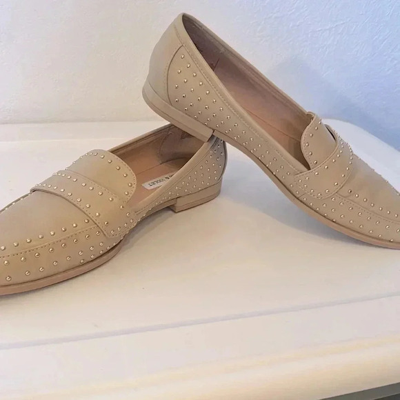 Chelsea & Violet Lisle Tan Leather Studded Loafers Shoes size 9 - Picture 6 of 10